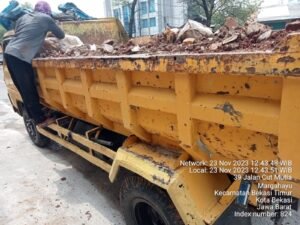 layanan buang puing surabaya
